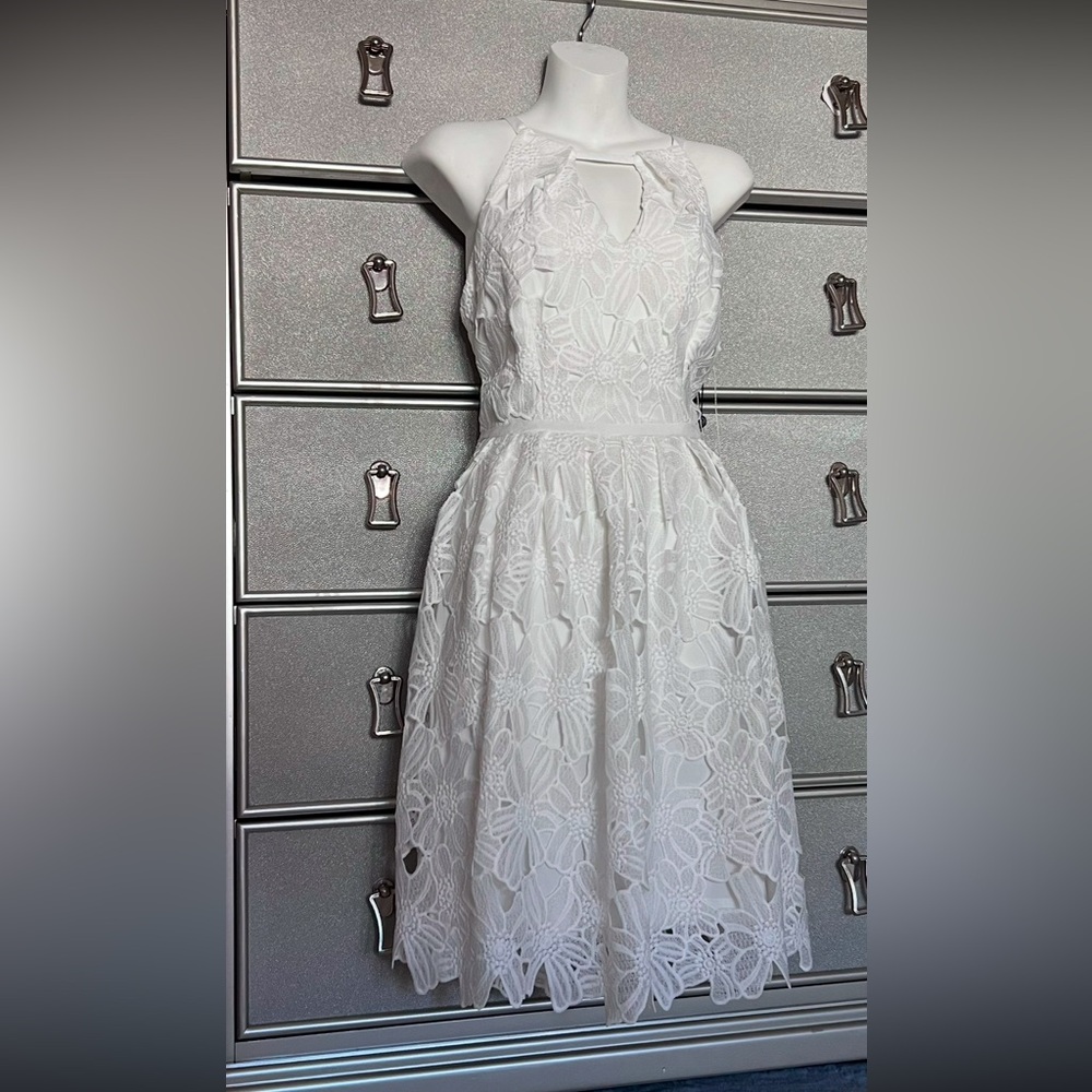 Elegant White Halter Dress - Picture 4 of 10